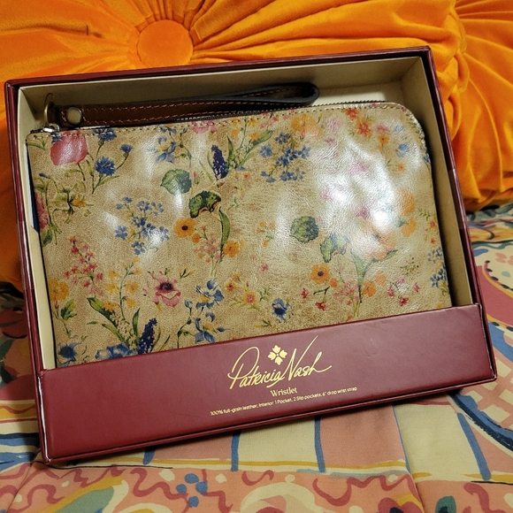 Patricia Nash Leather Floral Wristlet "Prairie" Pattern ~ NWT/NIB ~ Pretty! - Picture 3 of 16